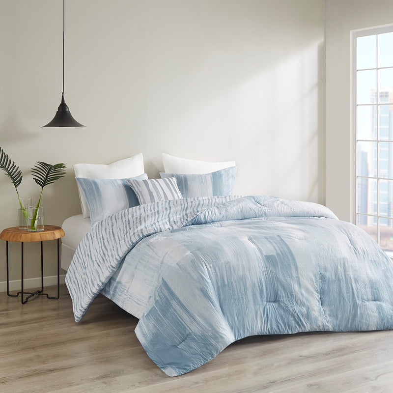 Brush Stroke 4 Piece Oversized Reversible Seersucker Comforter Set