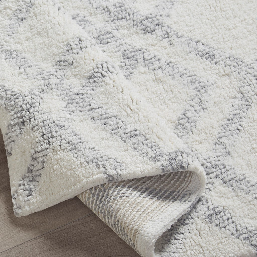 Ansel Geo Diamond Yarn Dyed 100 % Cotton Tufted Bath Rug