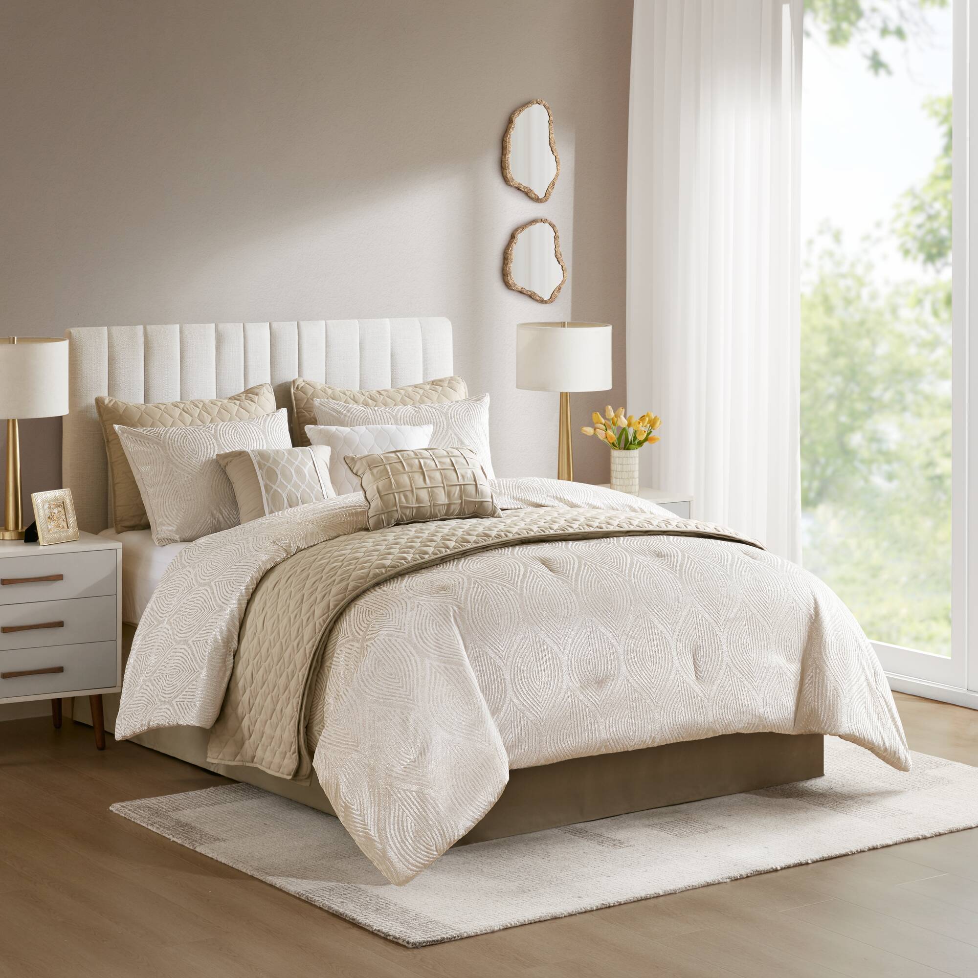 Madison Park Nocturne Comforter Set — Champagne, styled detail