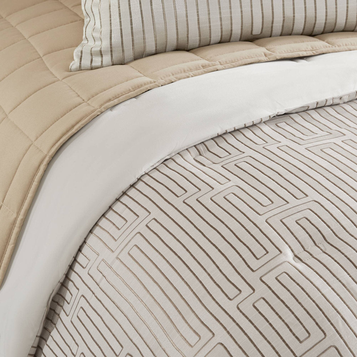 Royce Luxury Jacquard 10 Piece Comforter Set