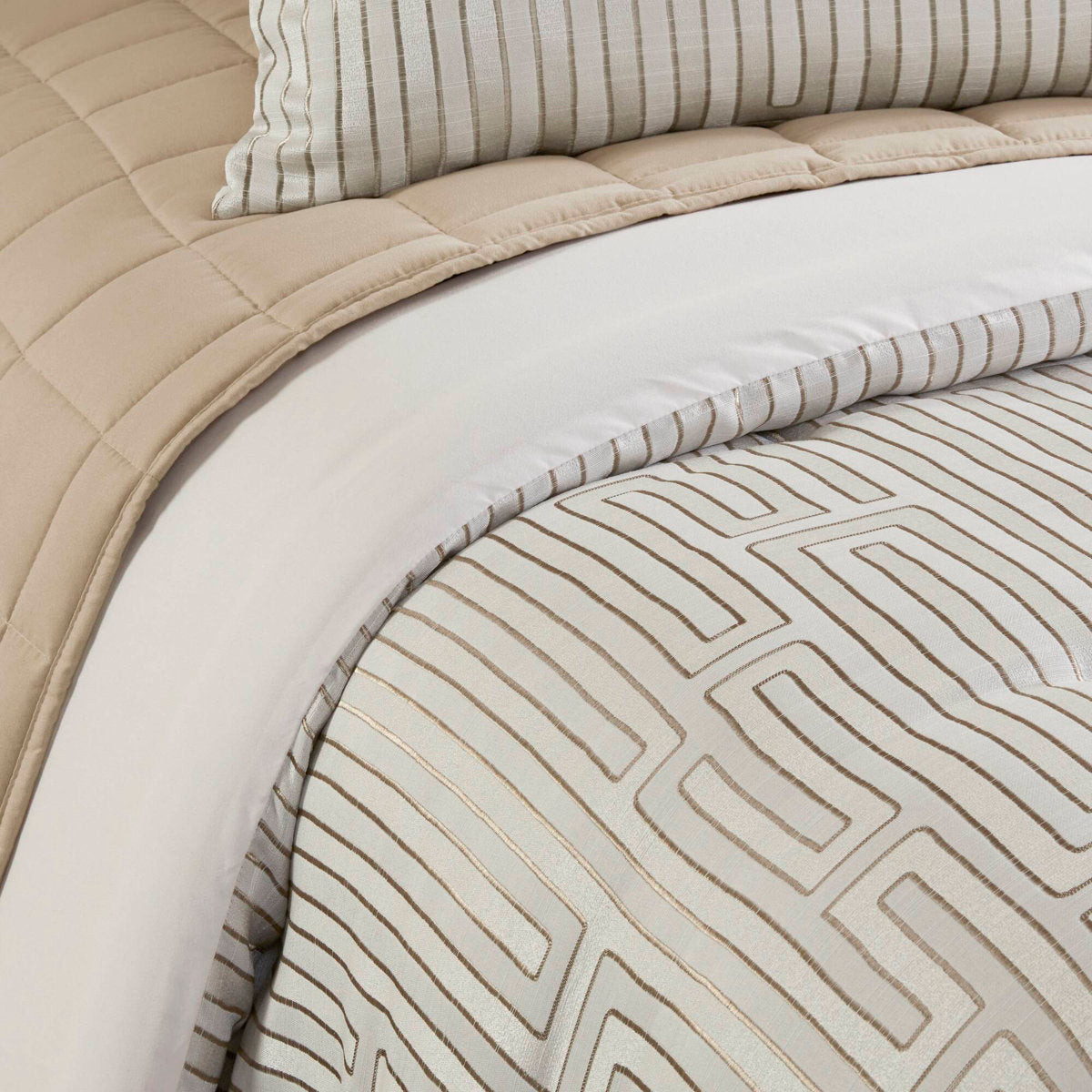 Royce Luxury Jacquard 10 Piece Comforter Set